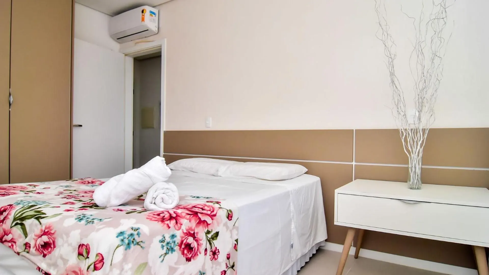Apartment Luxo Cobertura C/ Jacuzzi, 100M Da Praia Ing4403 Florianopolis